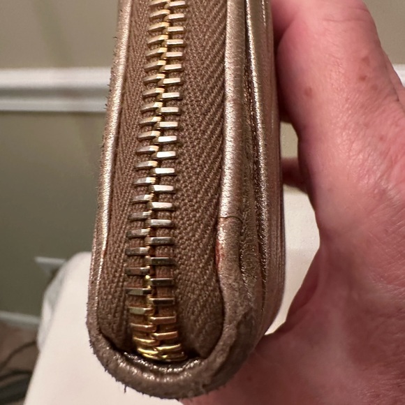 MIU MIU gold leather wallet with top zipper . - Picture 3 of 15